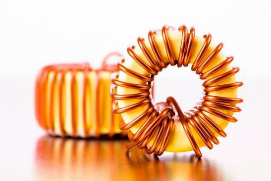 Aplicações de ferrite em componentes eletrônicos industriais